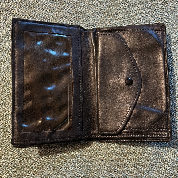 ‘CC’—BLACK LEATHER WALLET - Picture 3 of 6